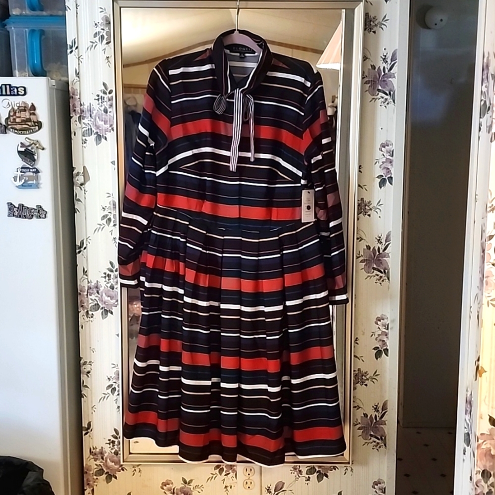 Pleated L/S Dress ‐ MultiColor - Picture 2 of 6